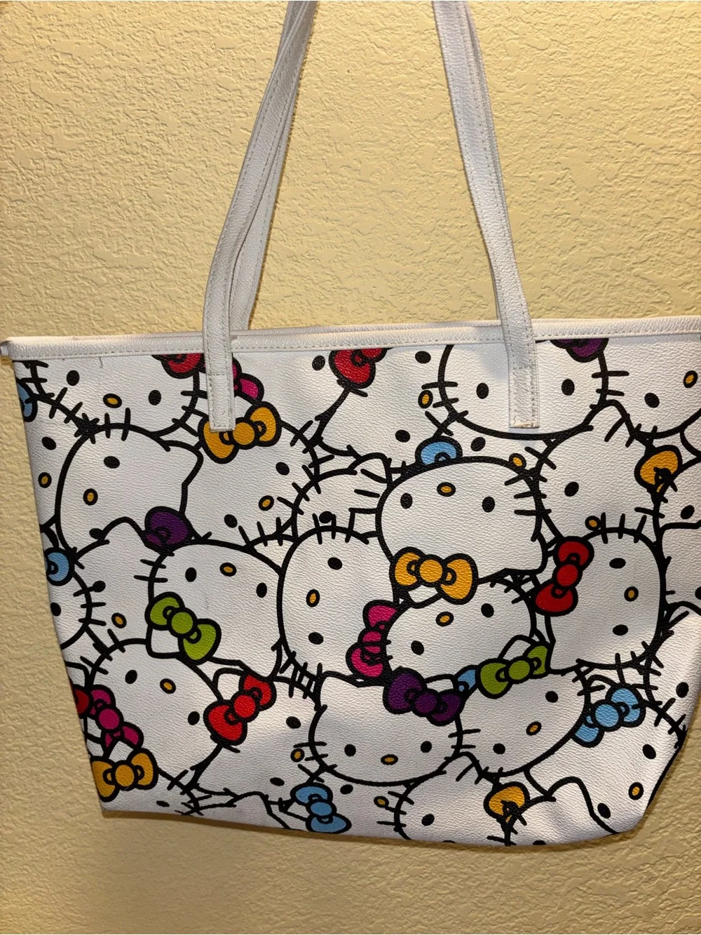 Hello Kitty white hello